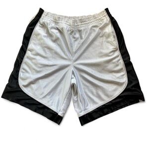 Vintage Foot Locker XL White And Black Shorts